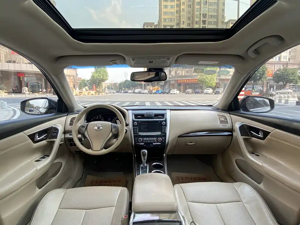 NISSAN TEANA 2015