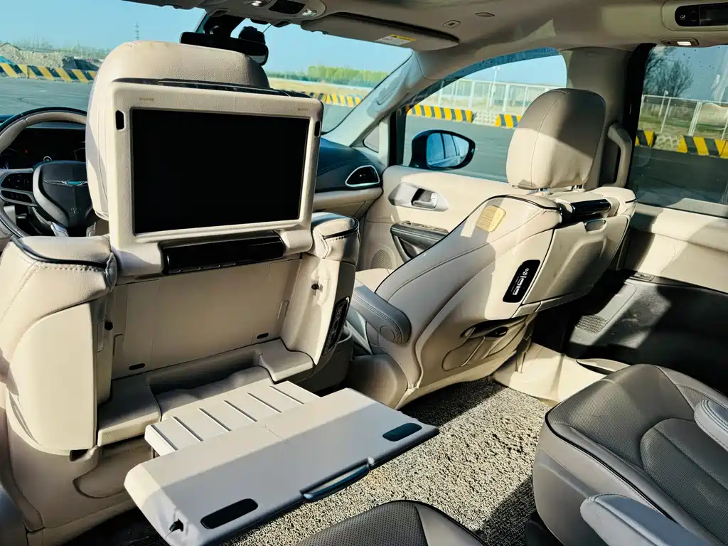 CHRYSLER OTHER 2018