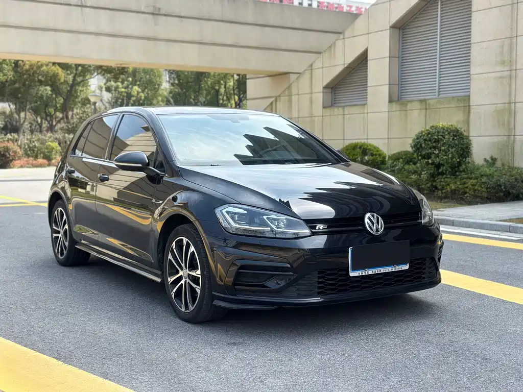 VOLKSWAGEN GOLF 2018