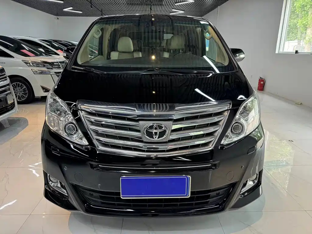 TOYOTA ALPHARD 2015