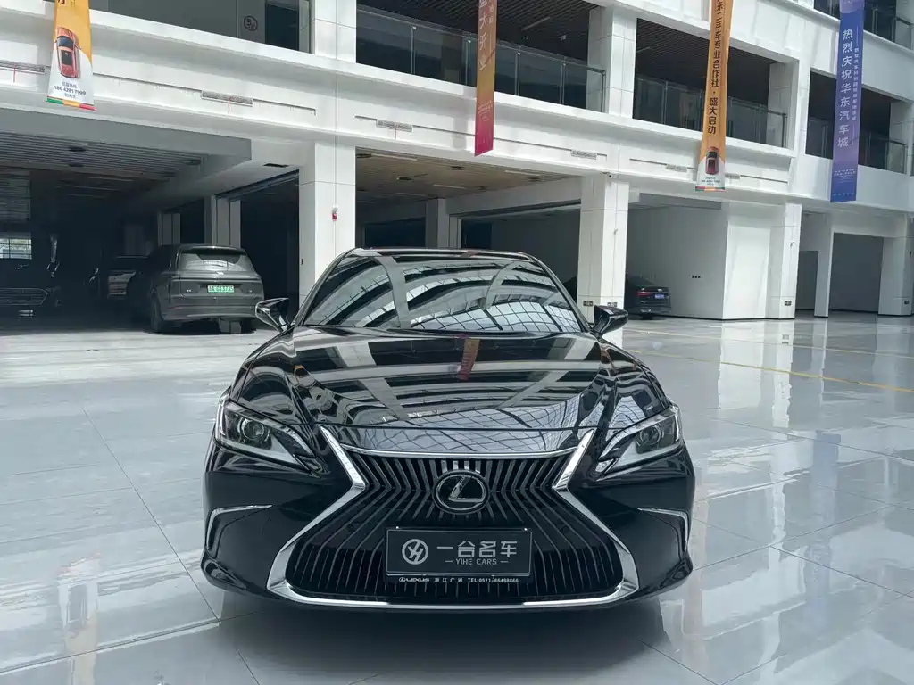 LEXUS ES 2021