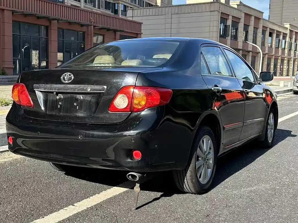 TOYOTA COROLLA 2010