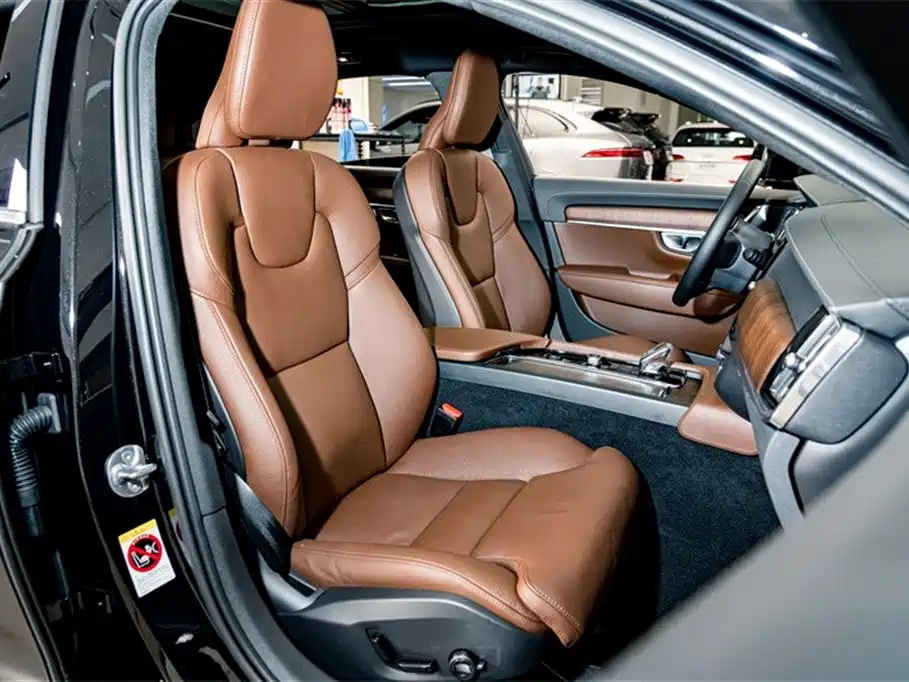 VOLVO S90 2023