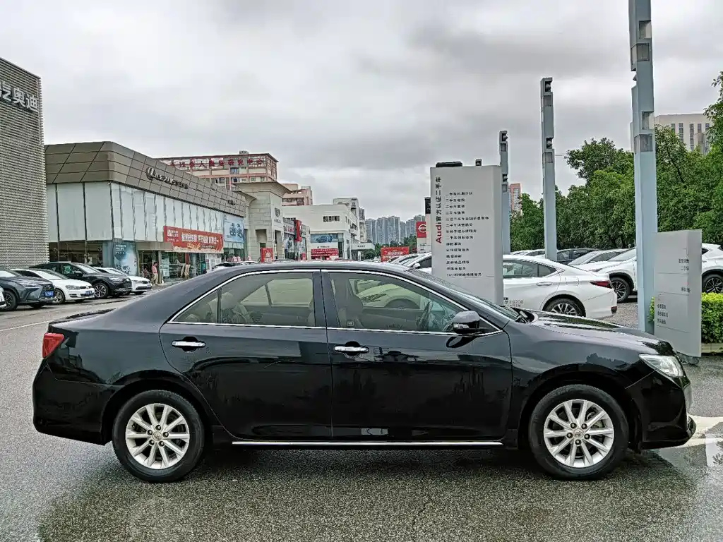 TOYOTA CAMRY 2014