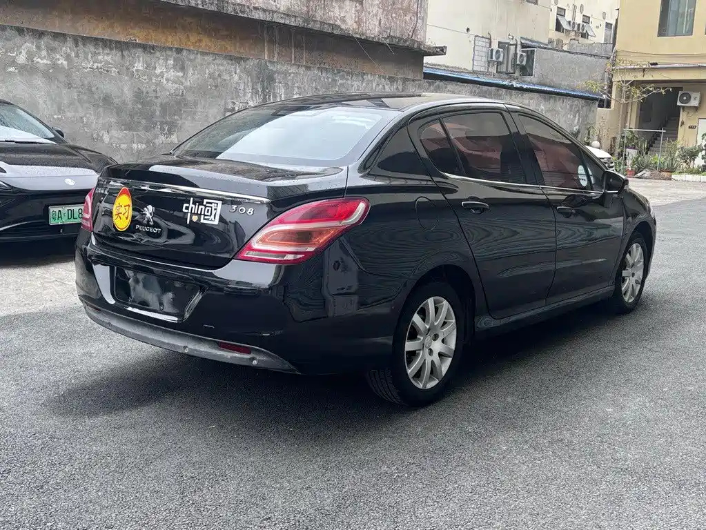 PEUGEOT 308 2012