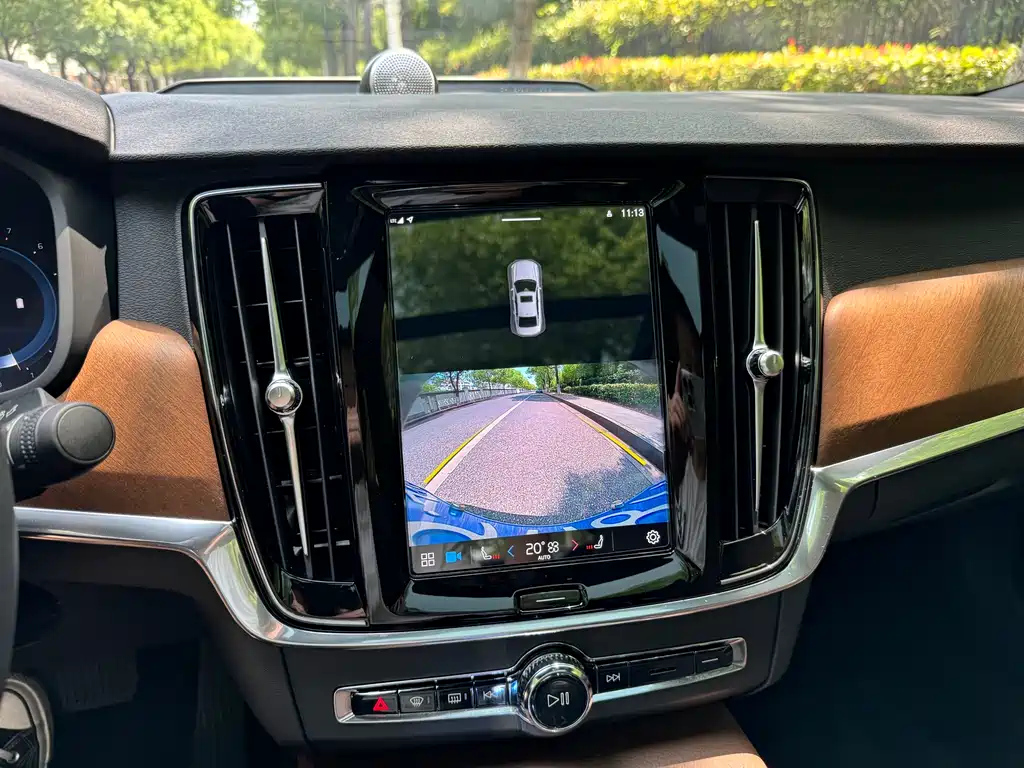 VOLVO S90 2022