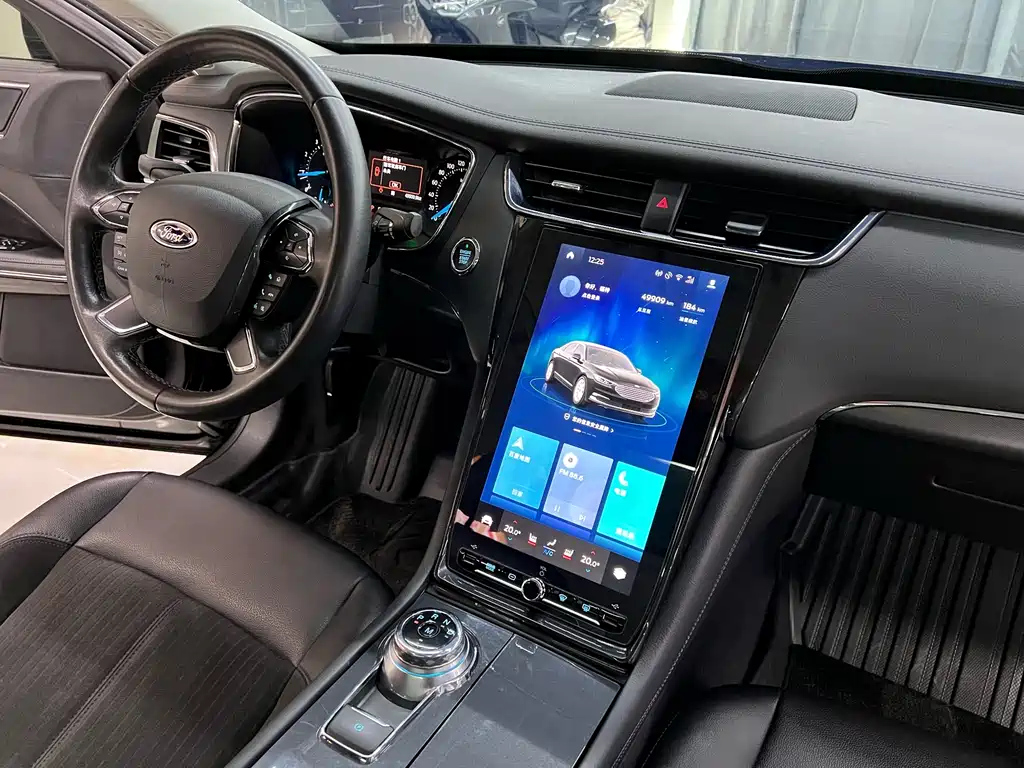 FORD TAURUS 2019