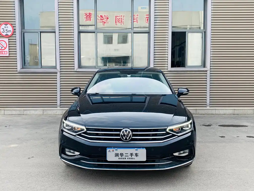 VOLKSWAGEN MAGOTAN 2020