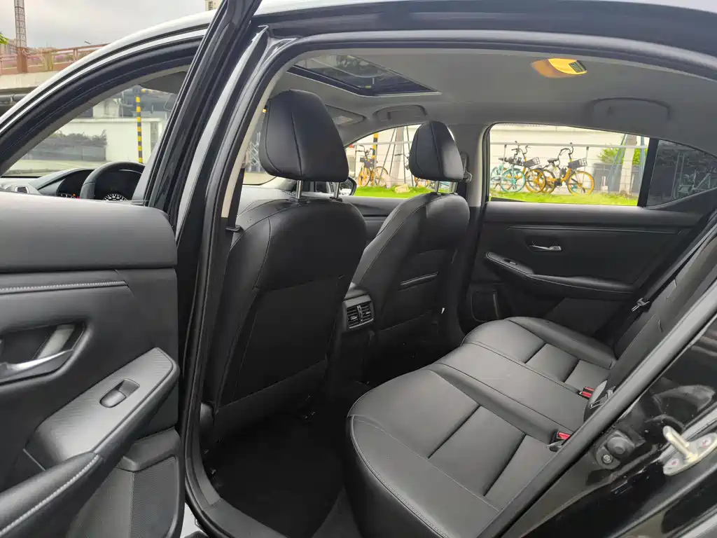 NISSAN SYLPHY 2020