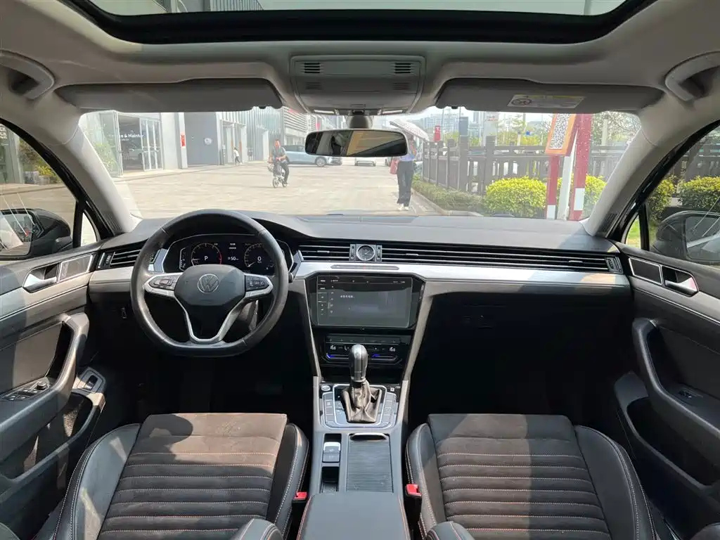 VOLKSWAGEN MAGOTAN 2021