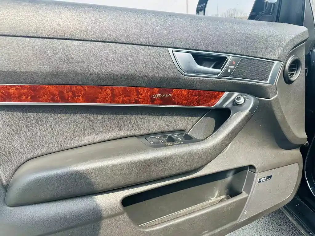 AUDI A6L 2011