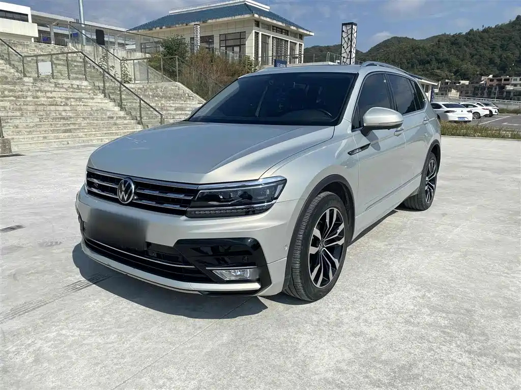 VOLKSWAGEN TIGUAN L 2021
