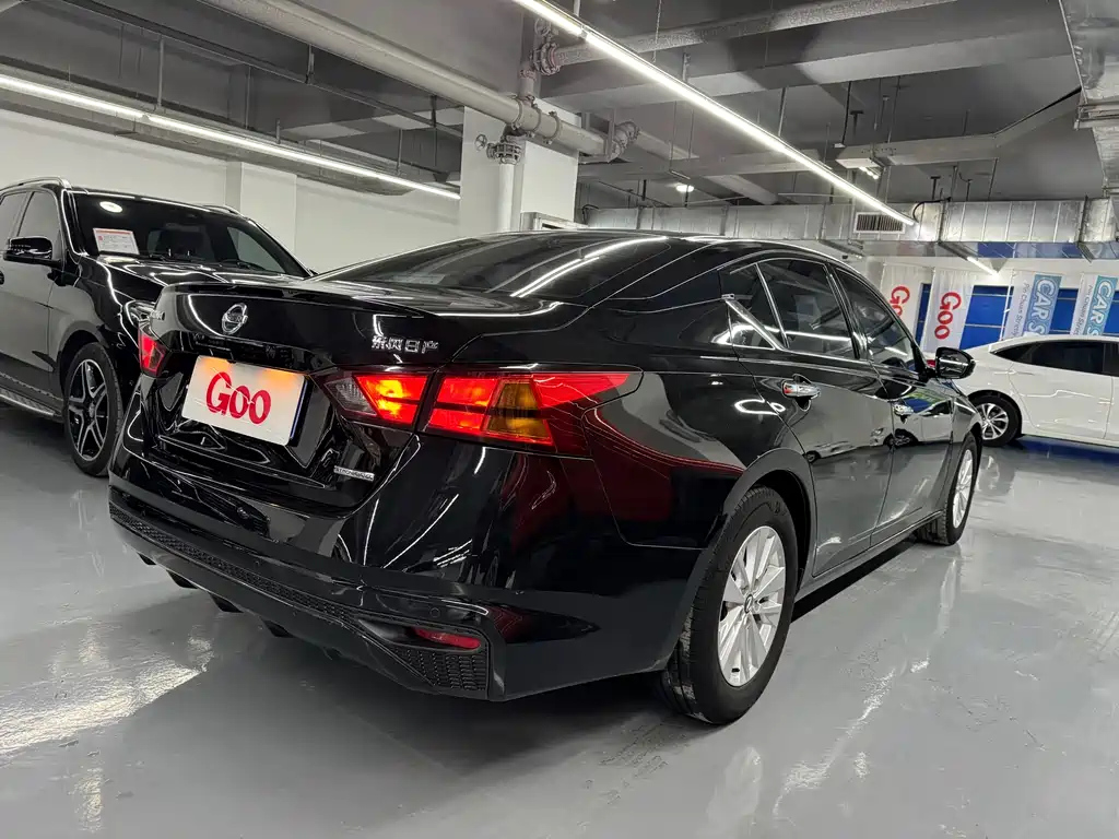 NISSAN TEANA 2020