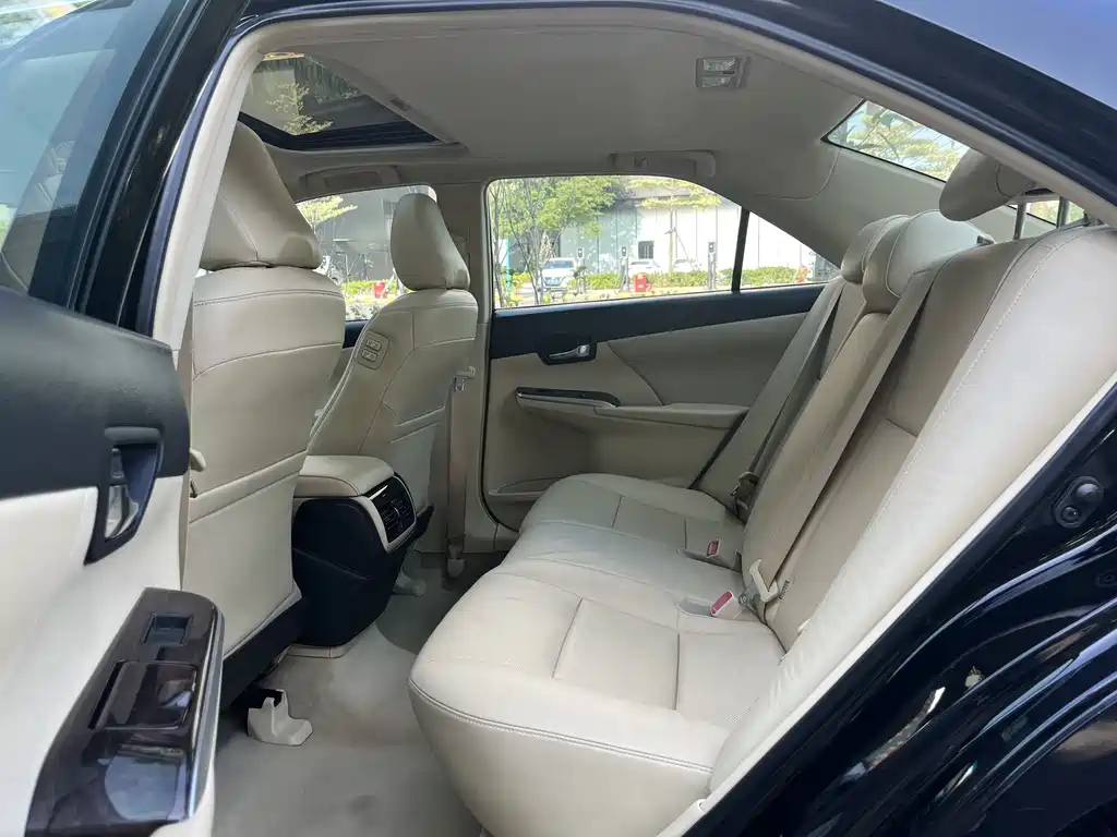 TOYOTA CAMRY 2016
