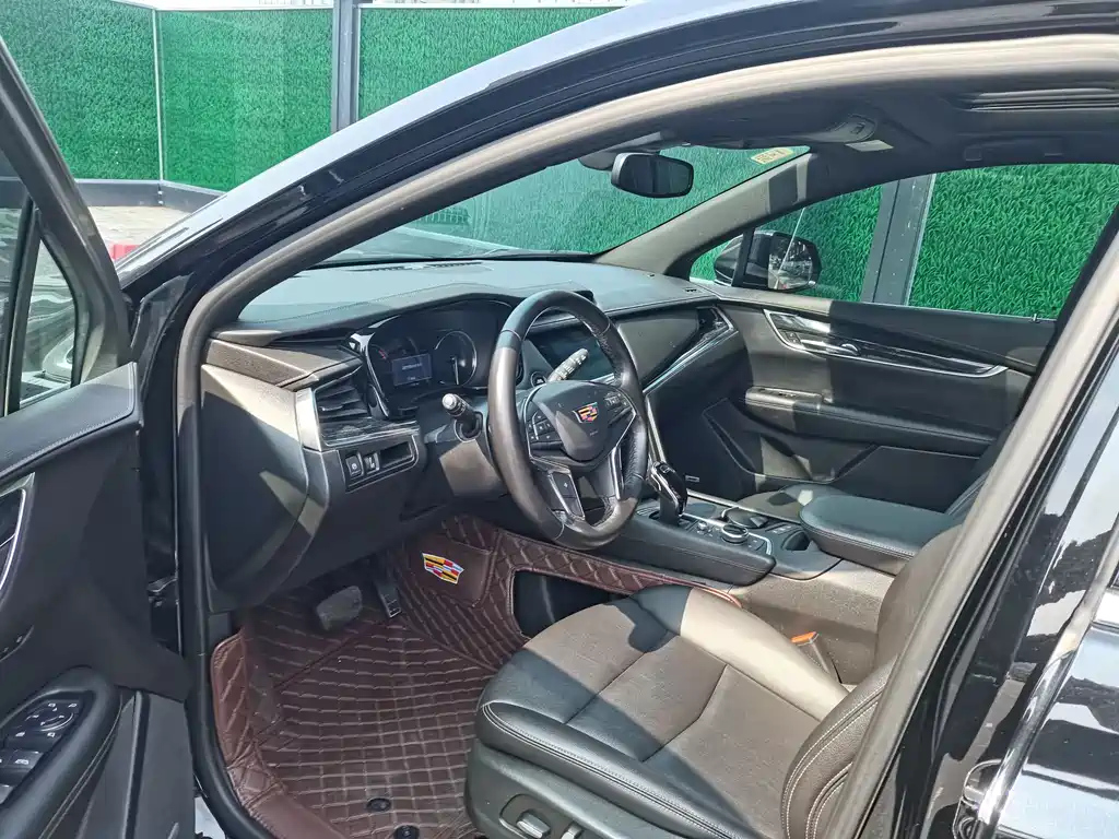CADILLAC XT5 2021