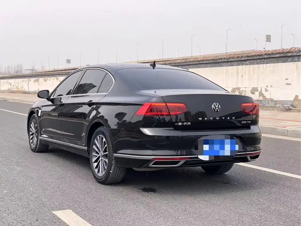 VOLKSWAGEN MAGOTAN 2021