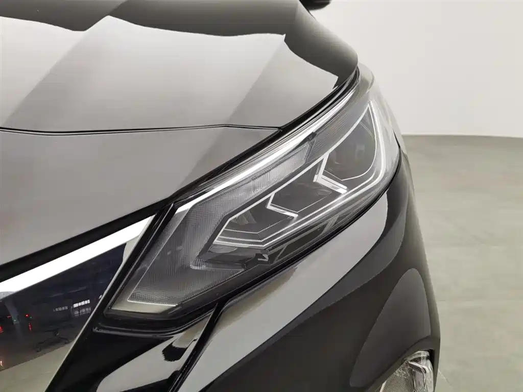NISSAN TEANA 2020