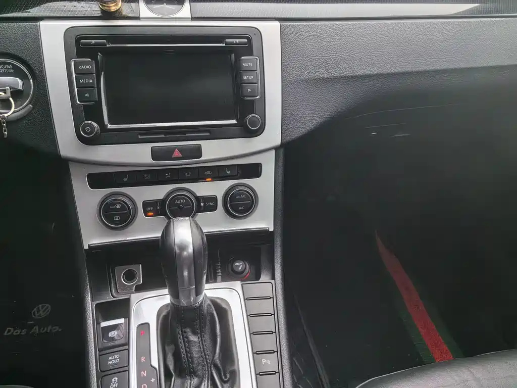 VOLKSWAGEN MAGOTAN 2014