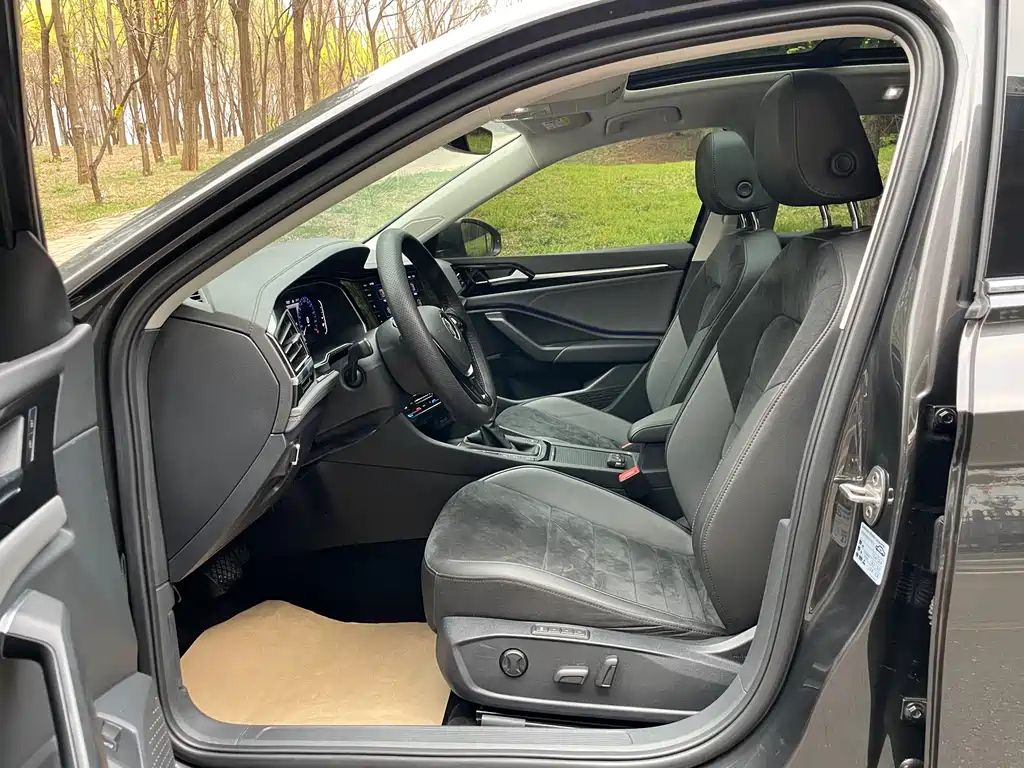 VOLKSWAGEN SAGITAR 2021