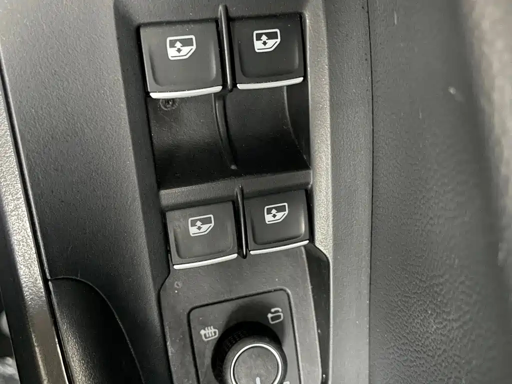 VOLKSWAGEN SAGITAR 2021