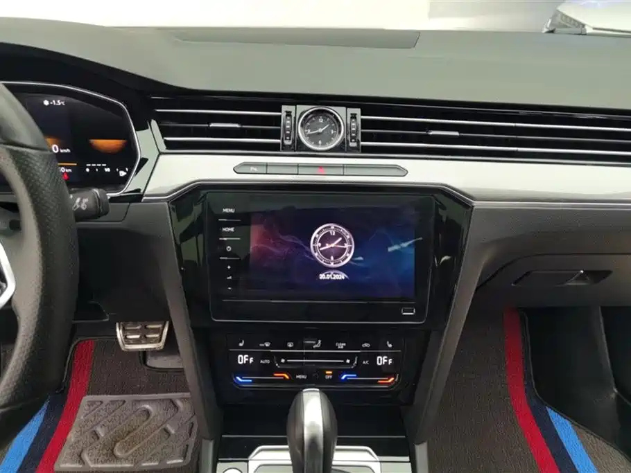 VOLKSWAGEN MAGOTAN 2023