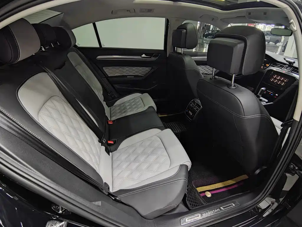 VOLKSWAGEN MAGOTAN 2024