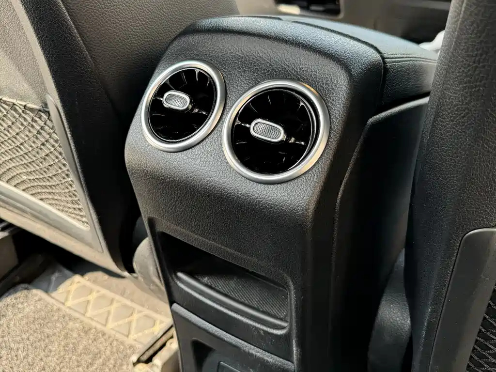 MERCEDES BENZ GLA 2021