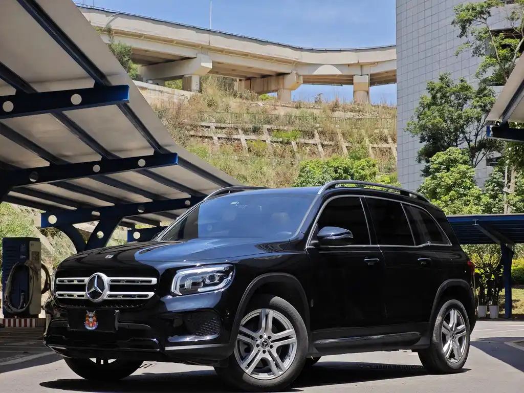 MERCEDES BENZ GLB 2023