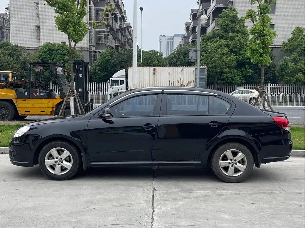 VOLKSWAGEN LAVIDA 2014