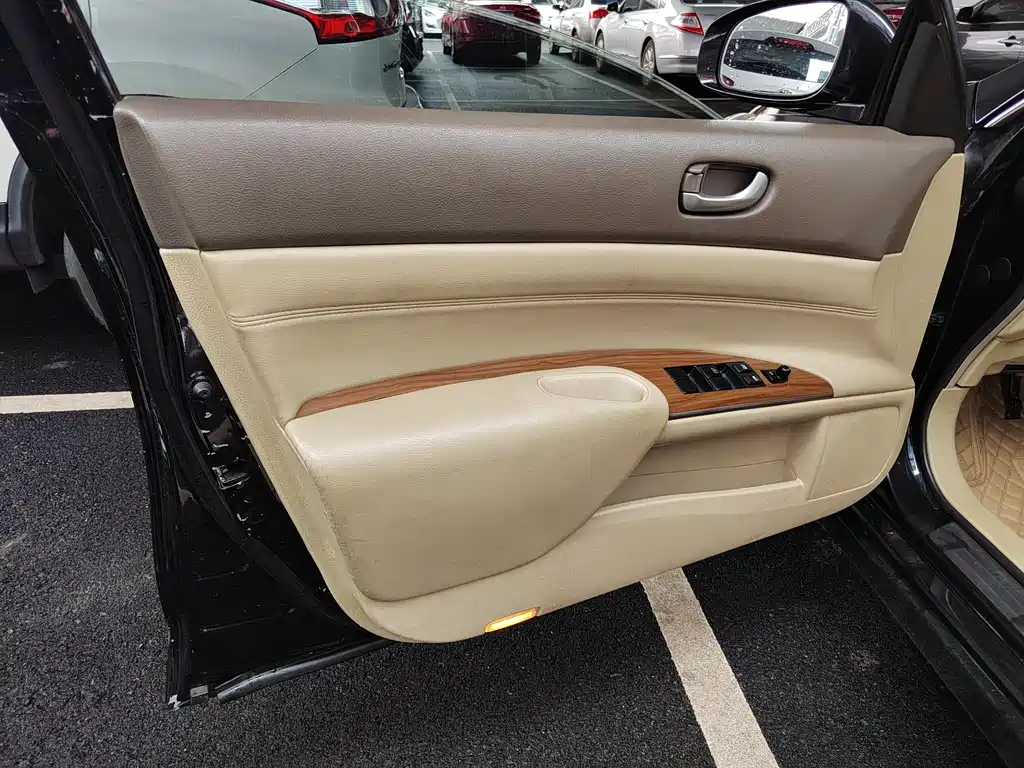 NISSAN TEANA 2012