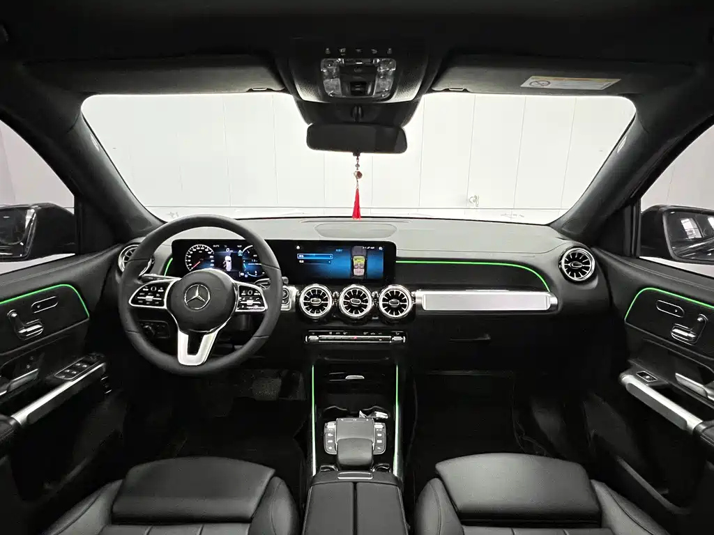 MERCEDES BENZ GLB 2023