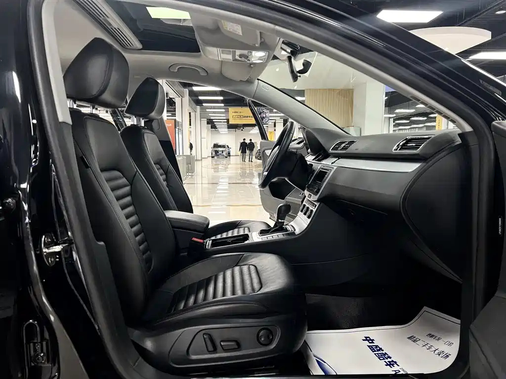 VOLKSWAGEN MAGOTAN 2016