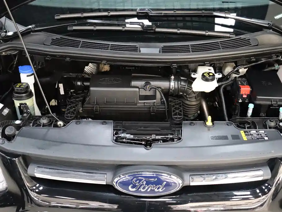 FORD TOUREO 2022