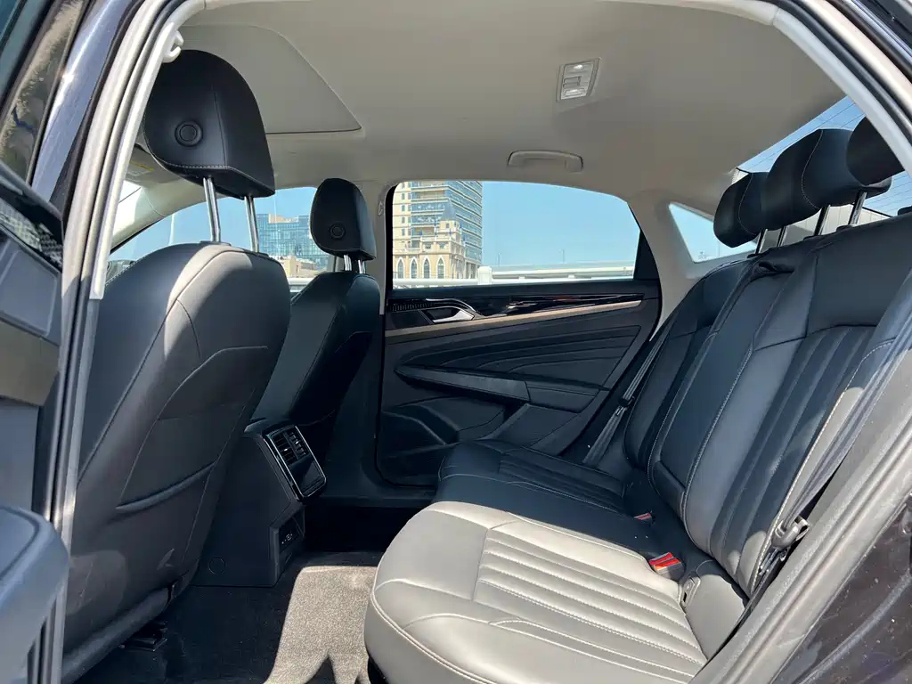 VOLKSWAGEN PASSAT 2021