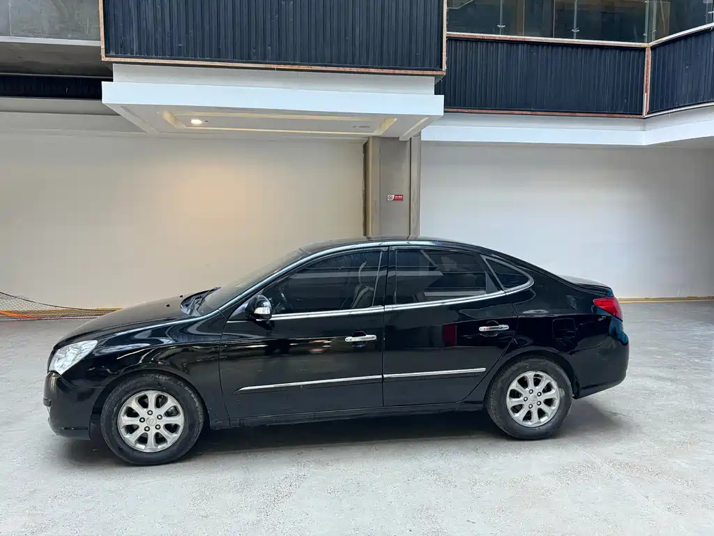 HYUNDAI CELESTA 2009