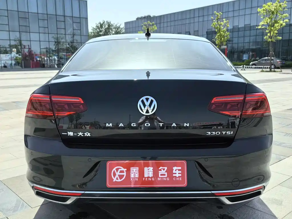 VOLKSWAGEN MAGOTAN 2020