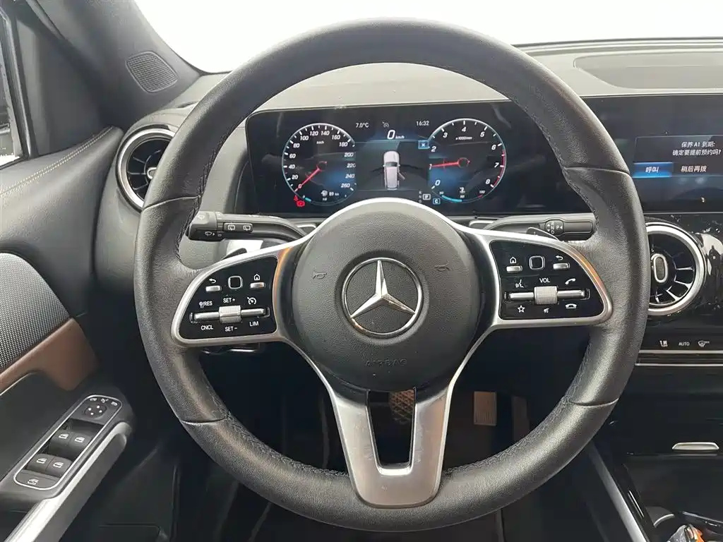 MERCEDES BENZ GLB 2022