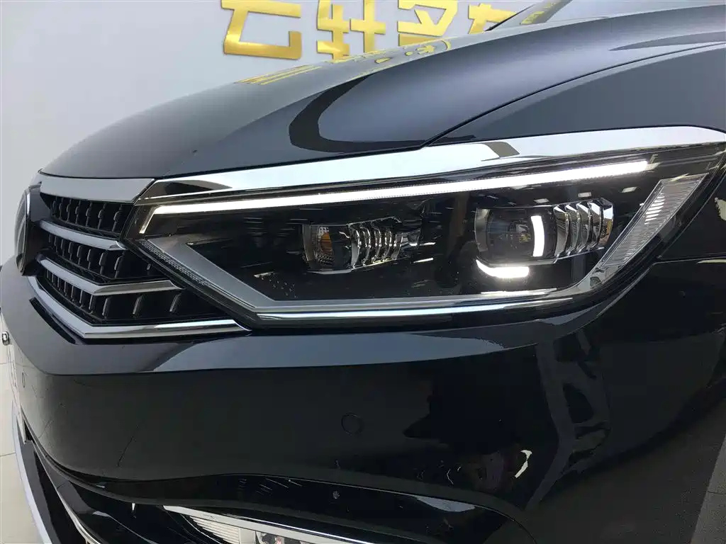 VOLKSWAGEN MAGOTAN 2022