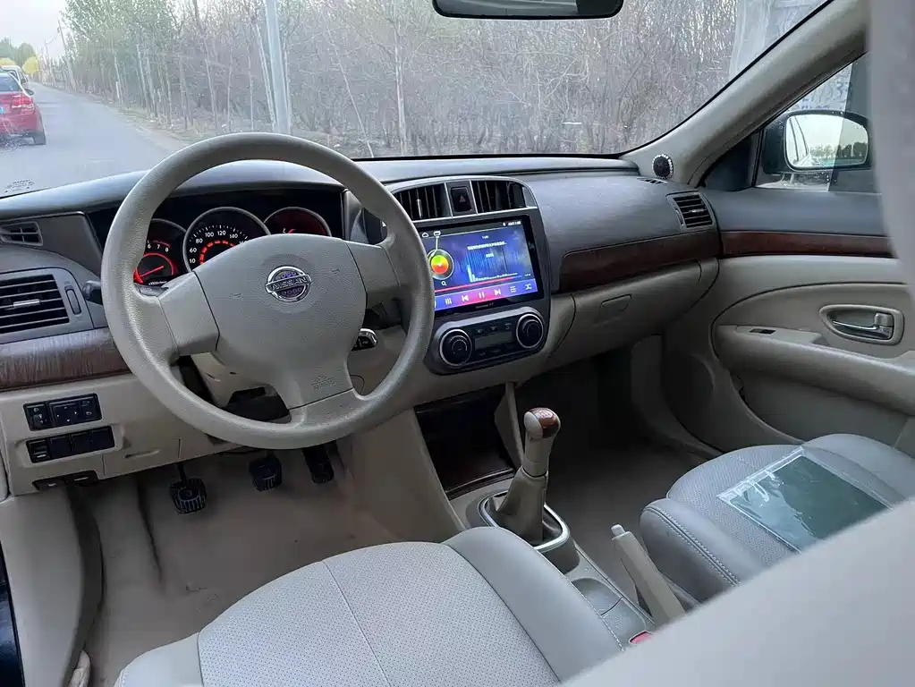 NISSAN SYLPHY 2010