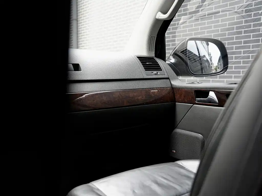 VOLKSWAGEN MULTIVAN 2016