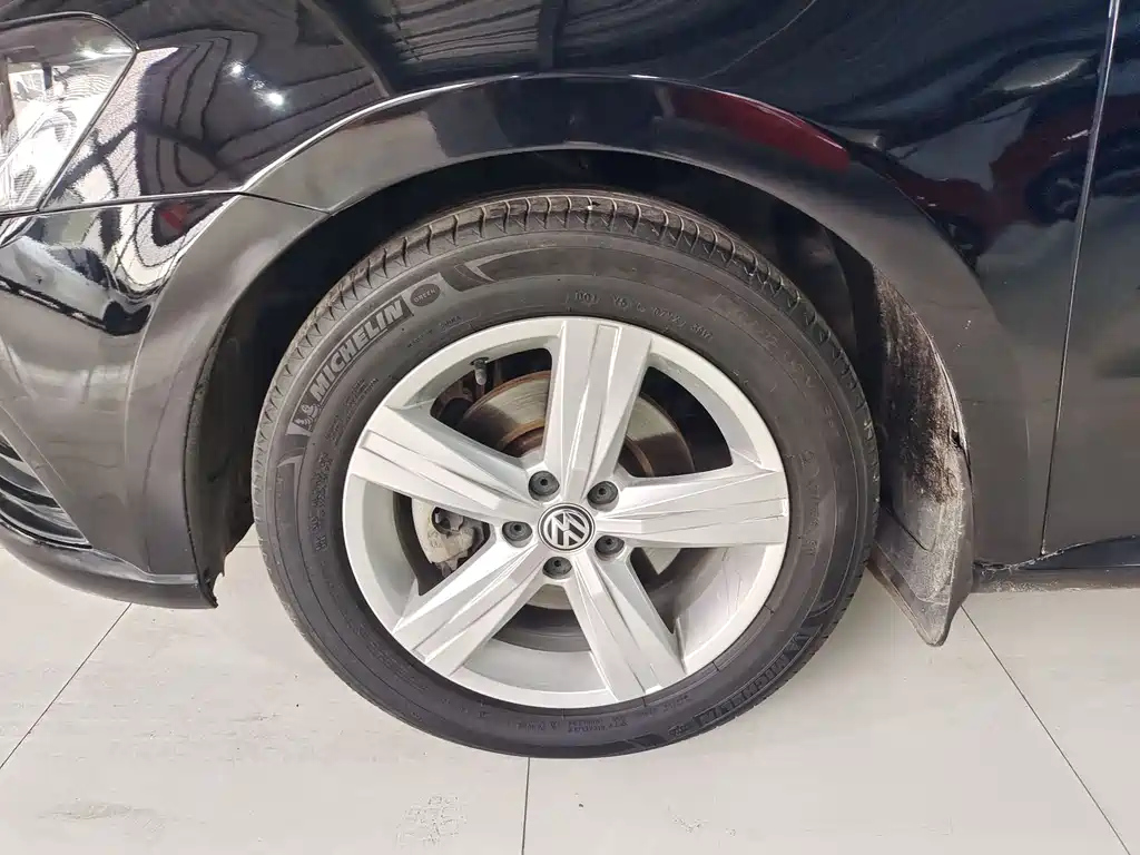 VOLKSWAGEN LAVIDA 2018