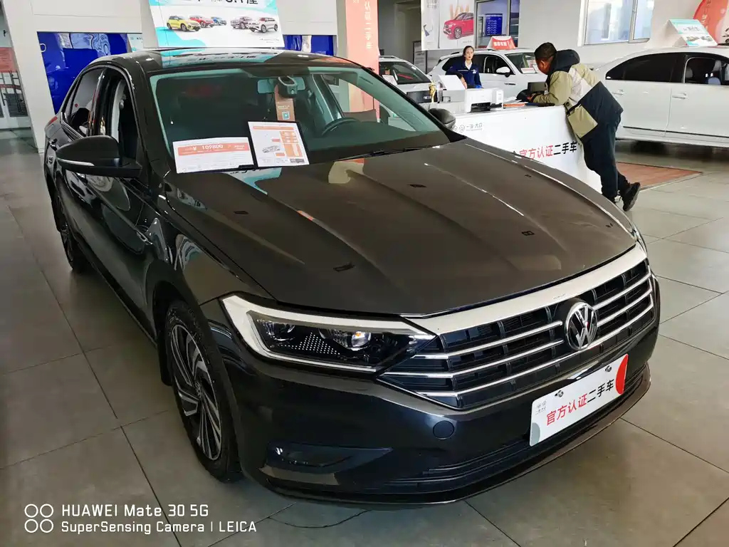 VOLKSWAGEN SAGITAR 2022