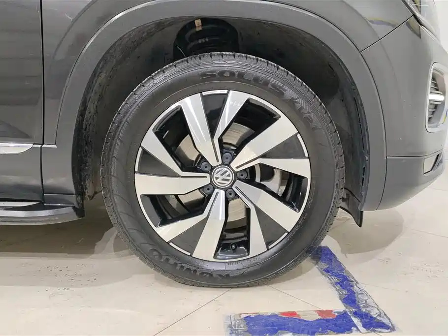 VOLKSWAGEN TAYRON 2020