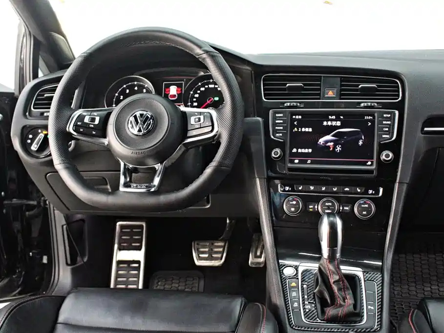 VOLKSWAGEN GOLF 2017