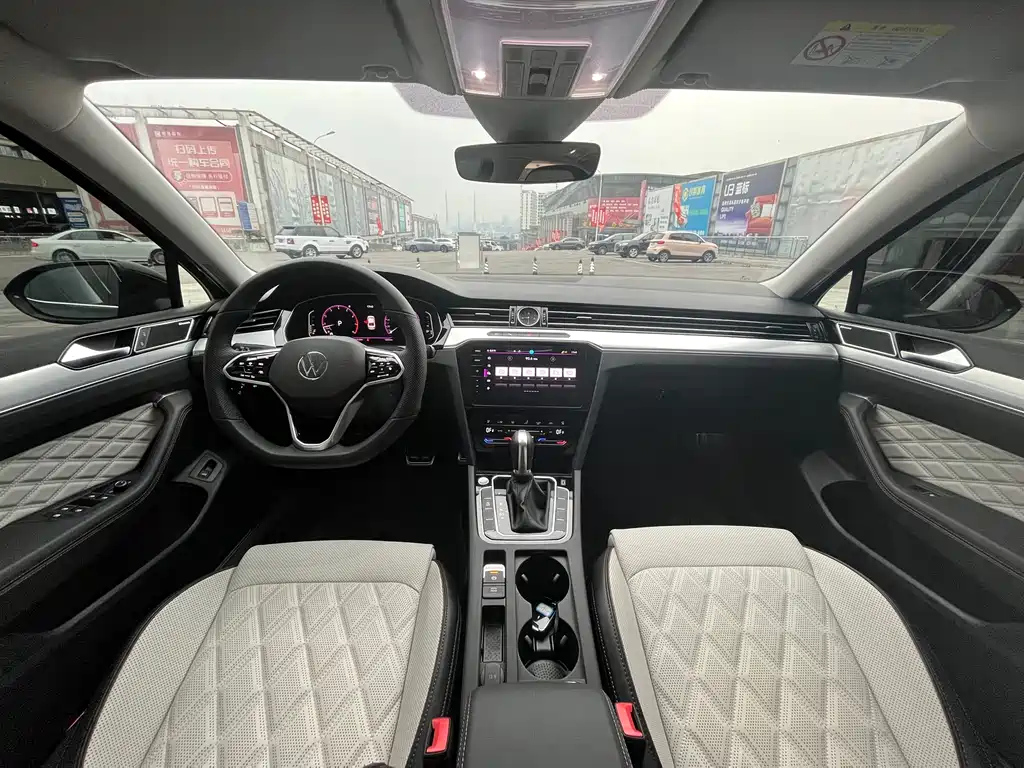 VOLKSWAGEN MAGOTAN 2024