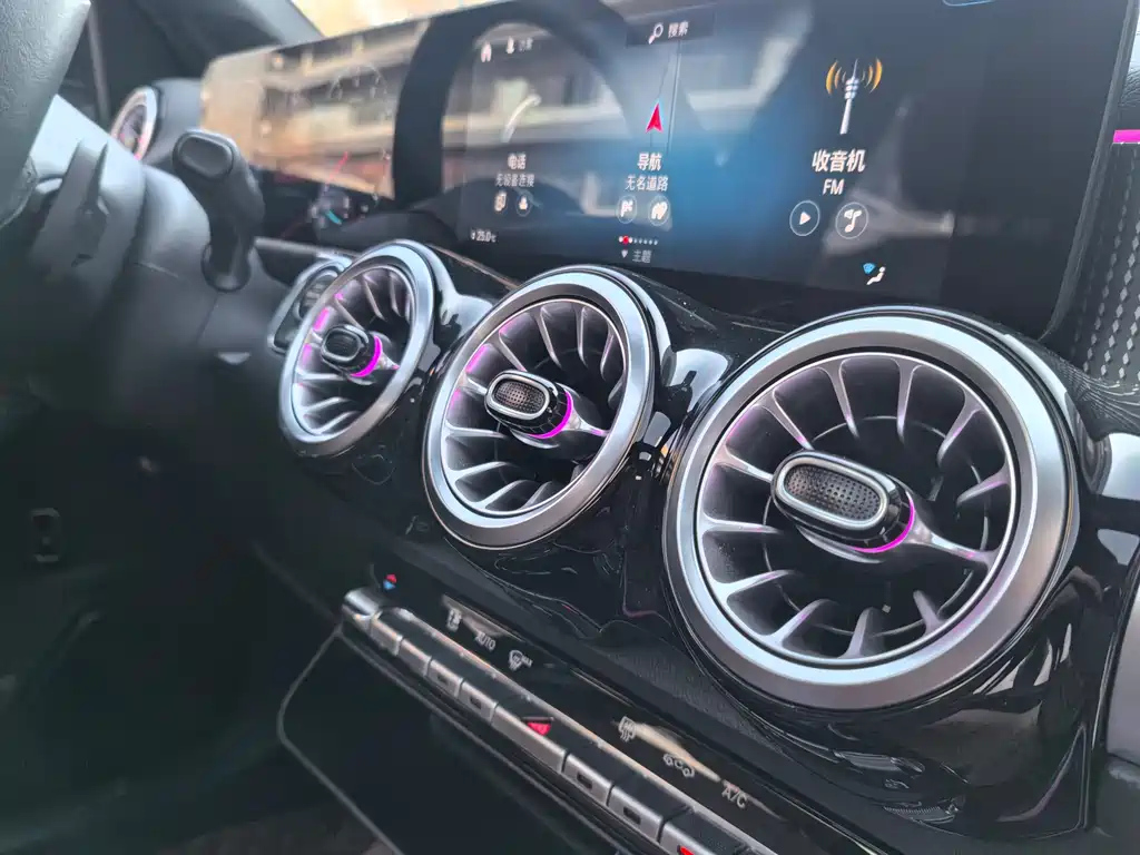 MERCEDES BENZ GLB 2022