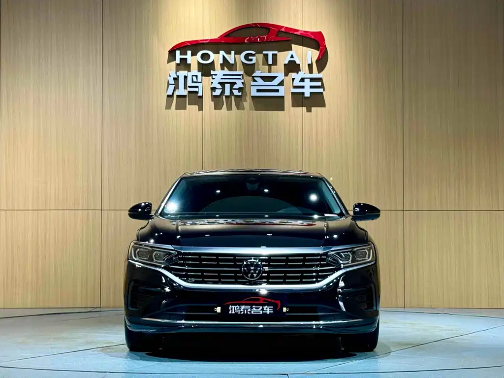 VOLKSWAGEN PASSAT 2023