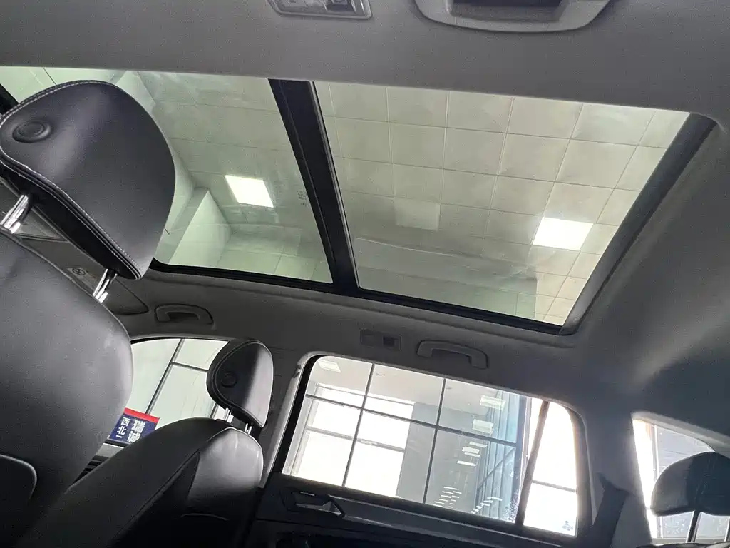 VOLKSWAGEN TIGUAN L 2021