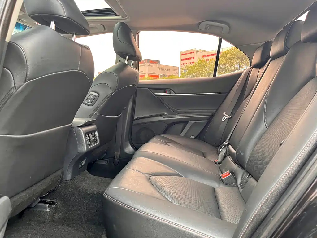 TOYOTA CAMRY 2018