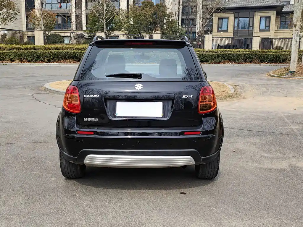 SUZUKI SX4 2011